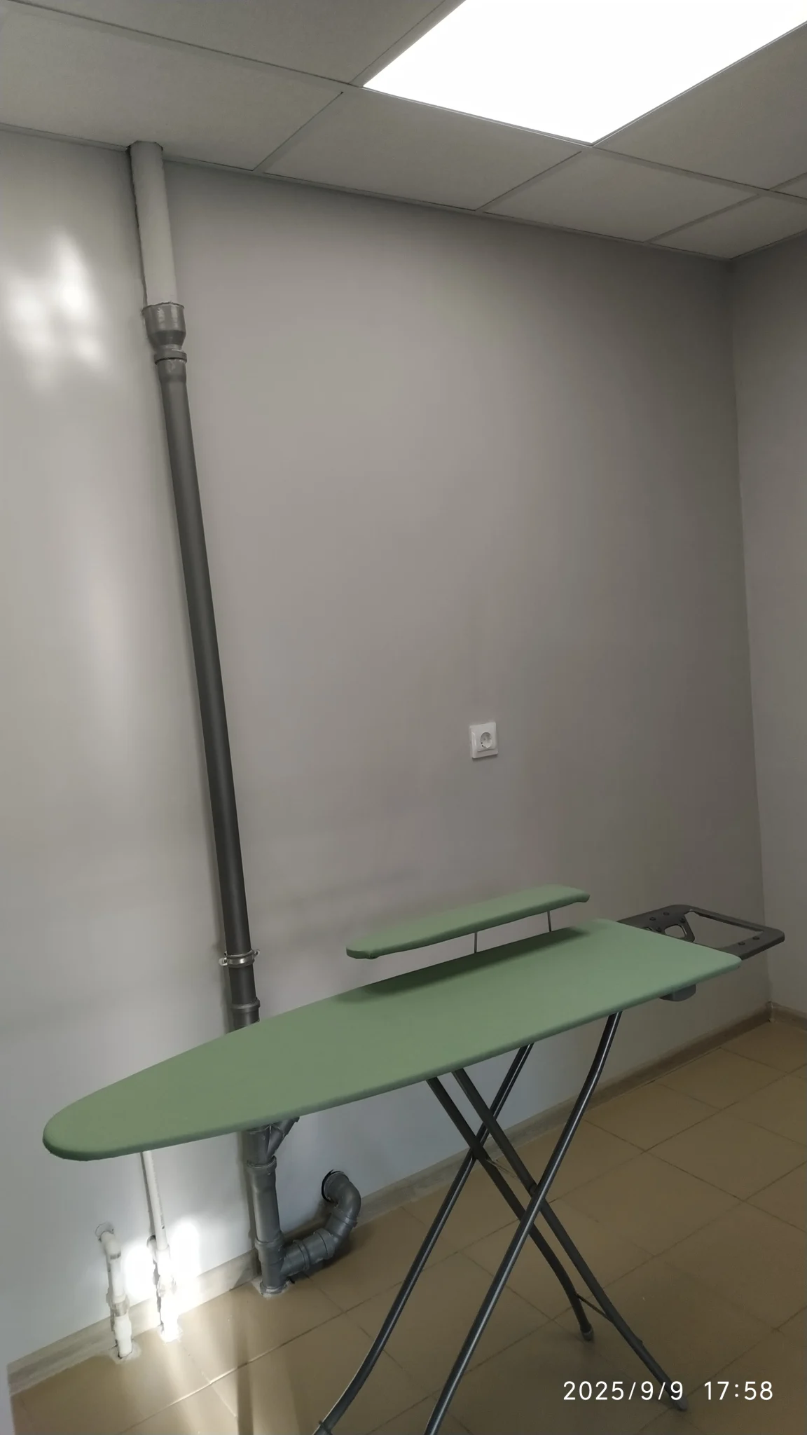 Бытовое помещение для сушки и глажения вещей